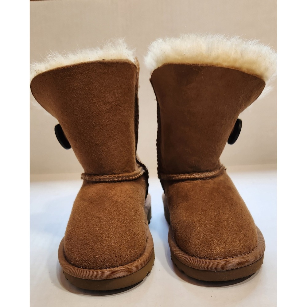 NWOT UGG Australia Toddler Bailey Button Suede Boots Chestnut Size 8T